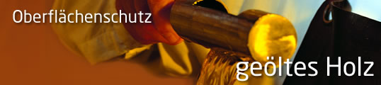 geöltes Holz: Die Grundbehandlung von rohem unbehandelten und frisch geschliffenen Holzflächen mit Holzbodenölwerden wird beschrieben.